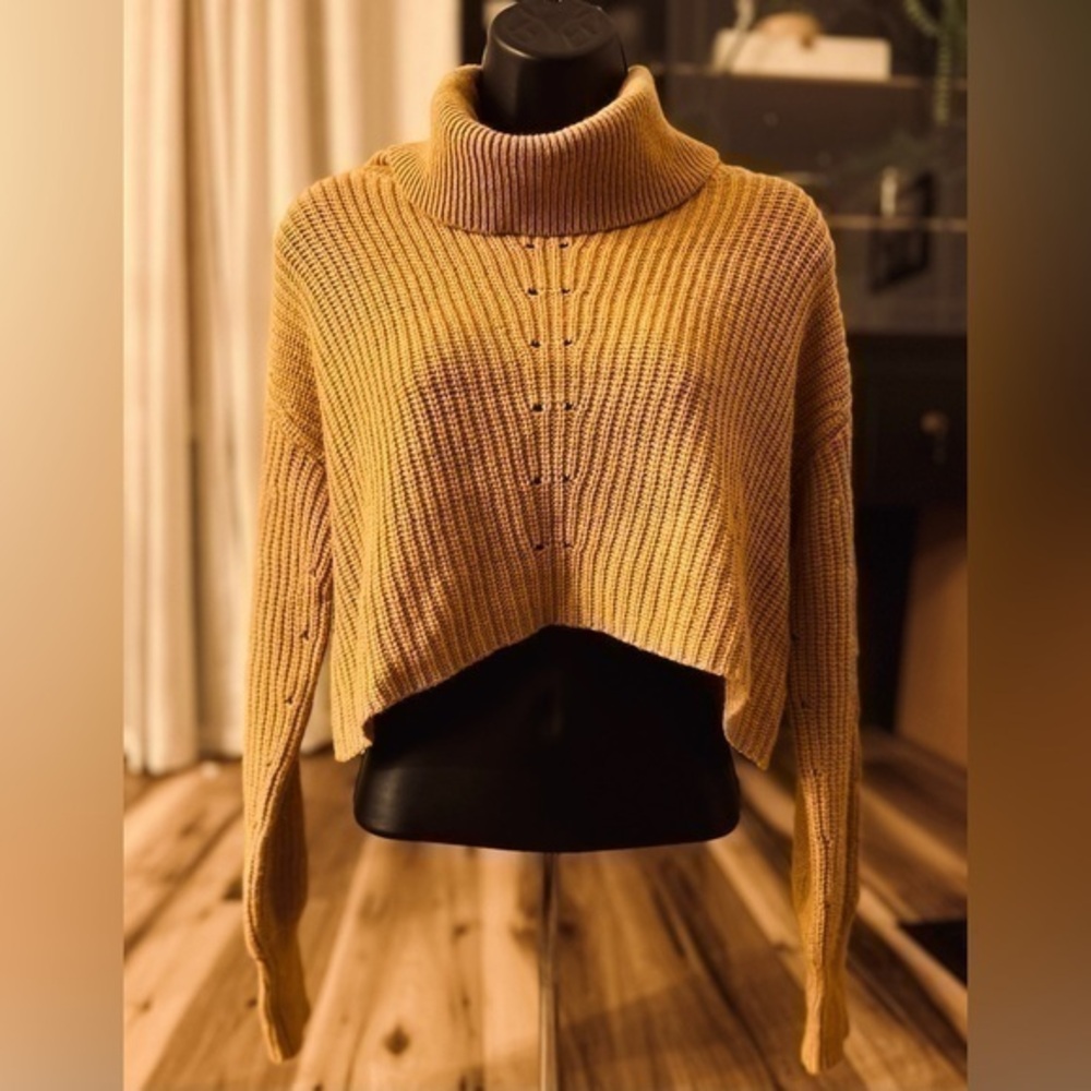 Olivaceous mustard yellow cropped knit sweater, size Small